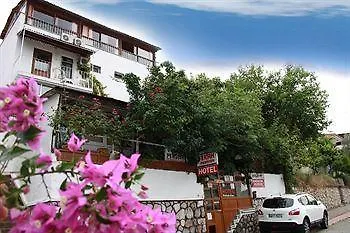 Ferah Monica's Place Hostal *