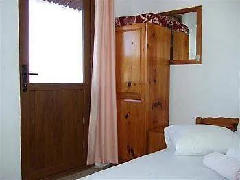 Ferah Monica's Place Hostel