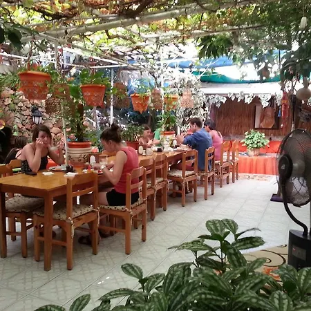 Ferah Monica's Place Hostal *