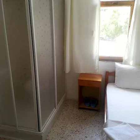 Ferah Monica's Place بيت شباب *