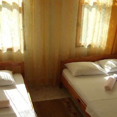 بيت شباب Ferah Monica's Place فتحية