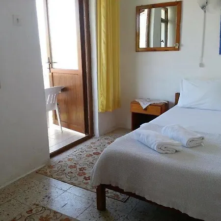 Ferah Monica's Place بيت شباب *