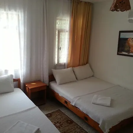 Vandrerhjem Ferah Monica's Place *