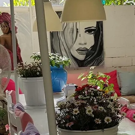 Ferah Monica's Place Vandrerhjem