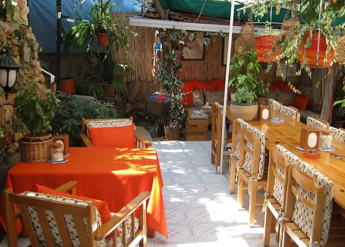 Ferah Monica's Place Ostello Fethiye