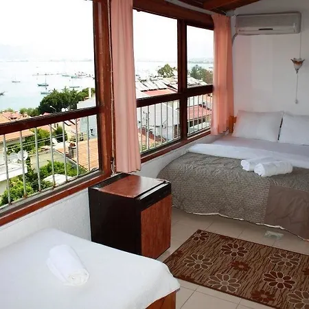 ホステル Ferah Monica's Place フェティエ