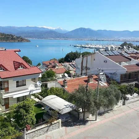 ホステル Ferah Monica's Place フェティエ